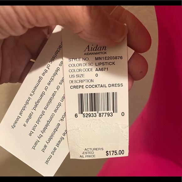 LIPSTICK CREPE COCKTAIL DRESS - Picture 4 of 6